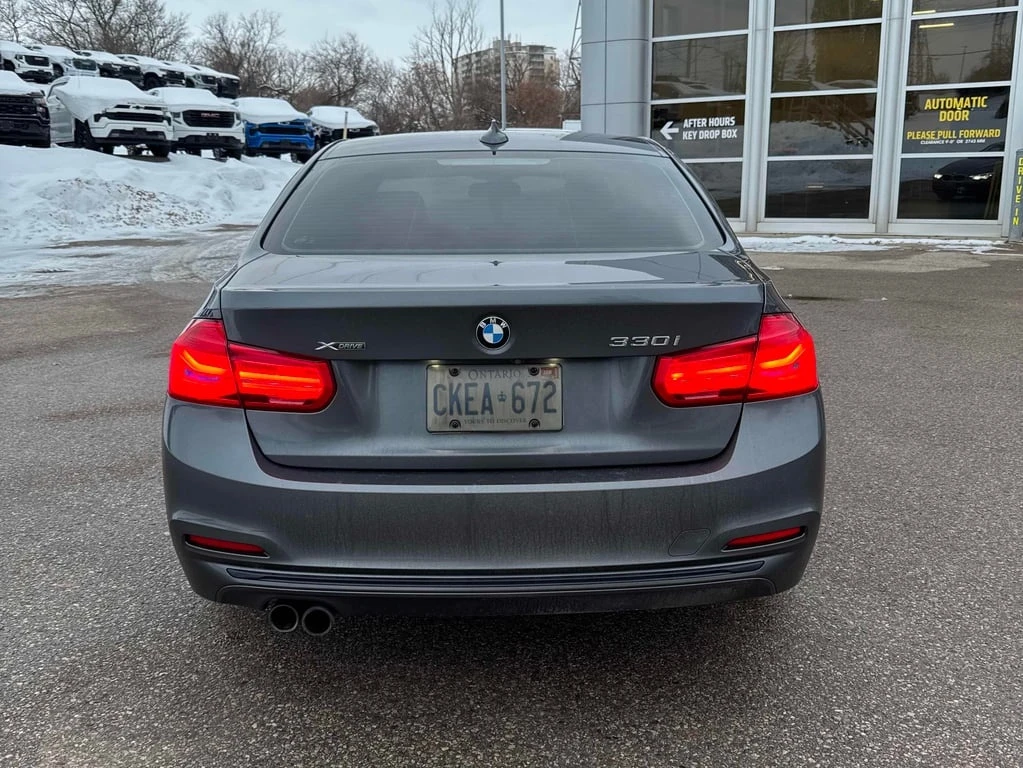 BMW 330 * 330i xDrive * CARFAX * БЕЗ ПЪРВОНАЧАЛНА ВНОСКА - изображение 4