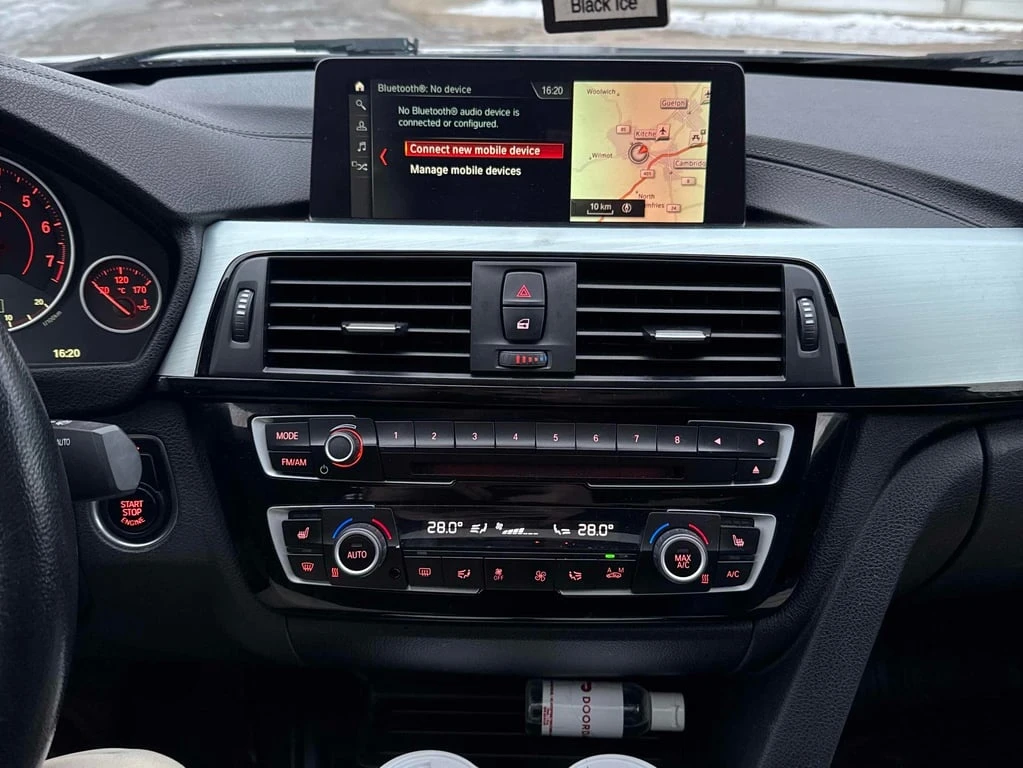 BMW 330 * 330i xDrive * CARFAX * БЕЗ ПЪРВОНАЧАЛНА ВНОСКА - изображение 9