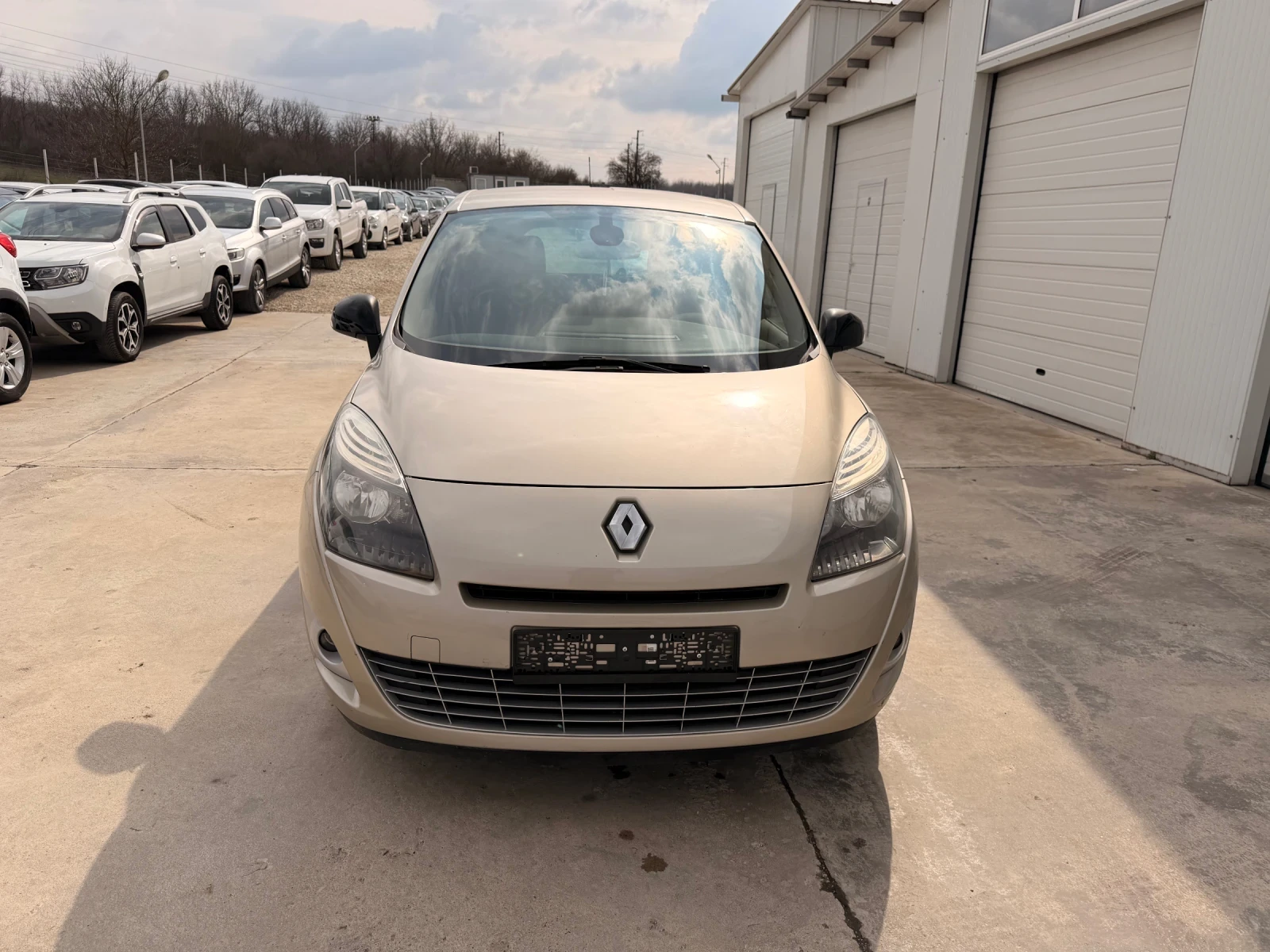Renault Scenic 1.9dci 131k.c * Navi* 7 mesta* UNIKAT* , снимка 11 - Автомобили и джипове - 53968575