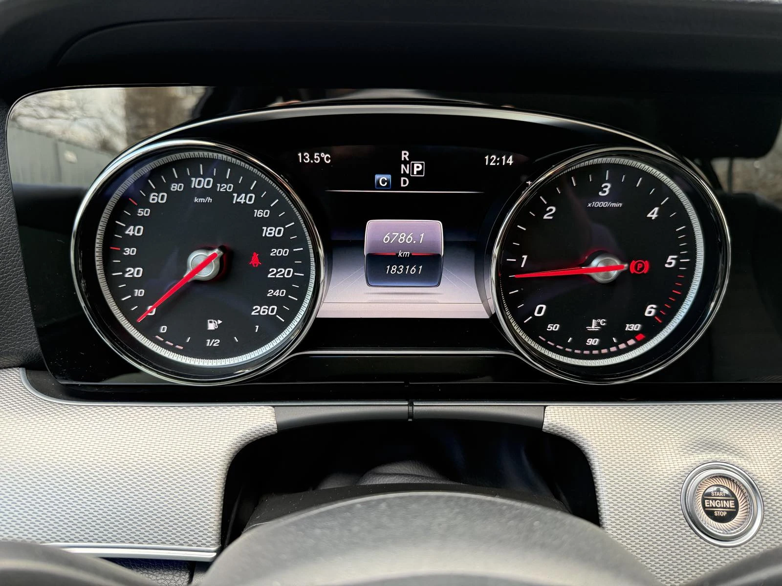 Mercedes-Benz E 220, снимка 9 - Автомобили и джипове - 53983897