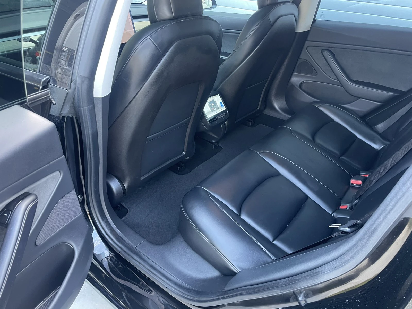 Tesla Model 3 Performance | Mobile.bg � ����������� 11