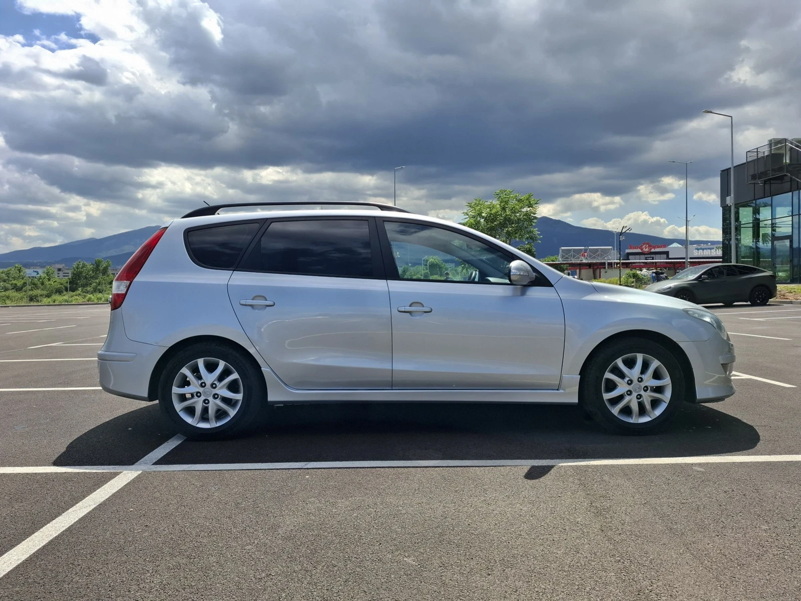 Hyundai I30 1.6, снимка 4 - Автомобили и джипове - 54975674