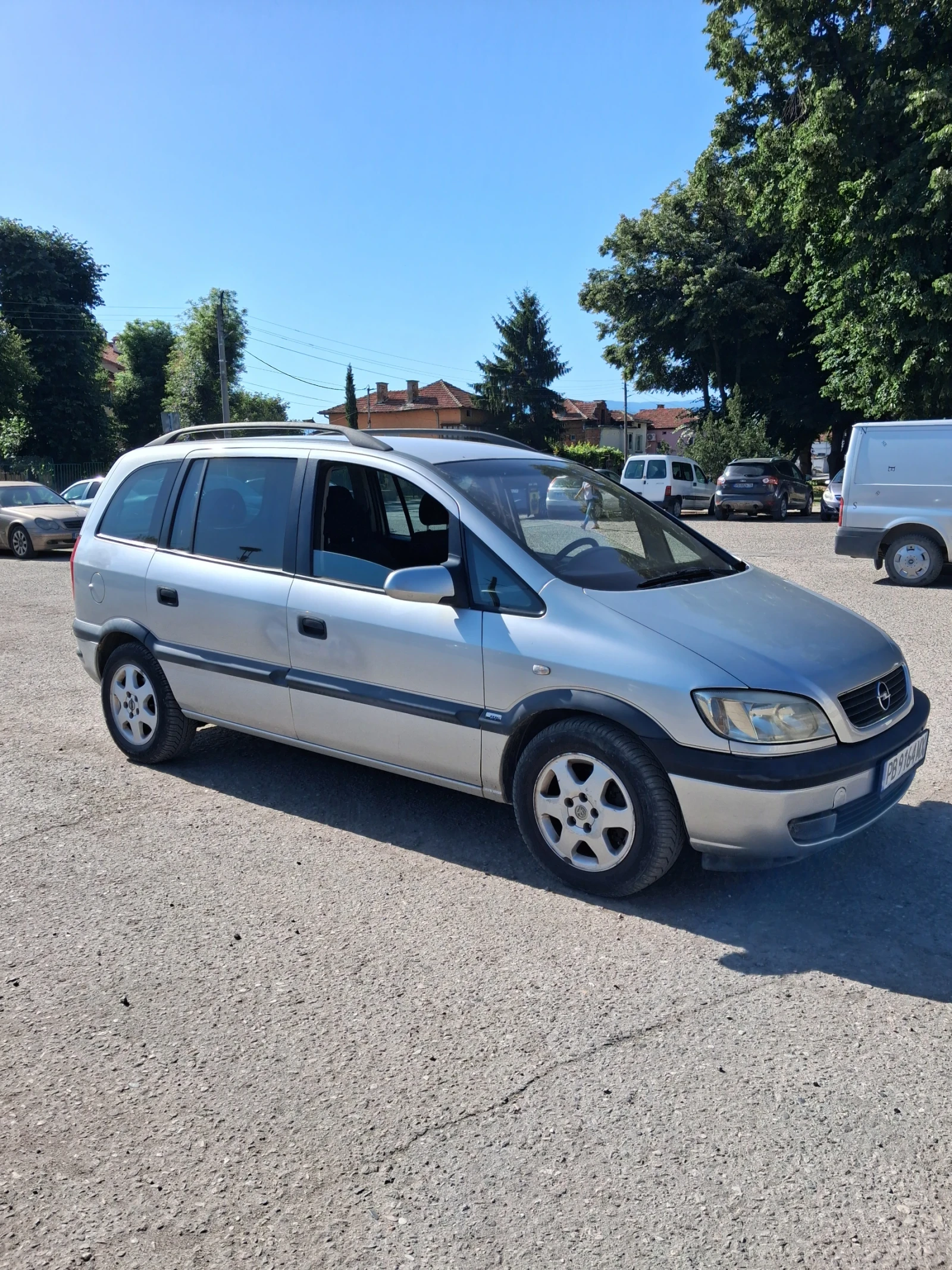 Opel Zafira 2.0Д  КЛИМА 101К, снимка 8 - Автомобили и джипове - 55084218