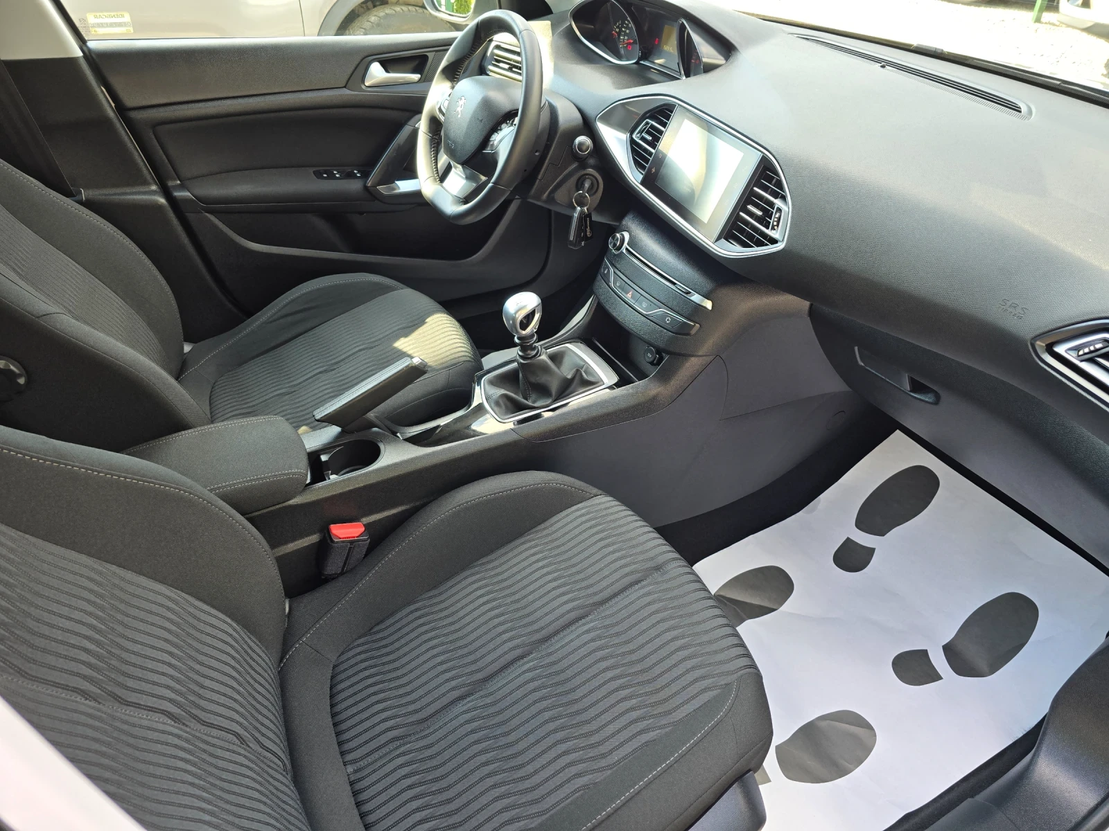 Peugeot 308 1.6HDi-Navi= Led= Euro6, снимка 12 - Автомобили и джипове - 55326020