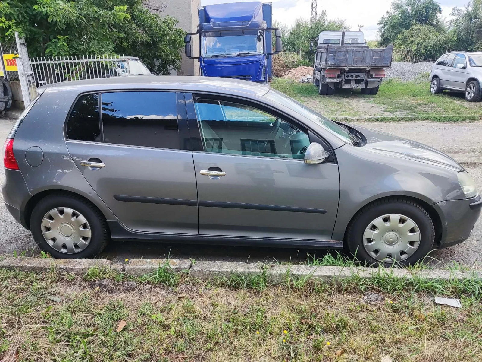 VW Golf 2.0 TDI, снимка 4 - Автомобили и джипове - 55434574