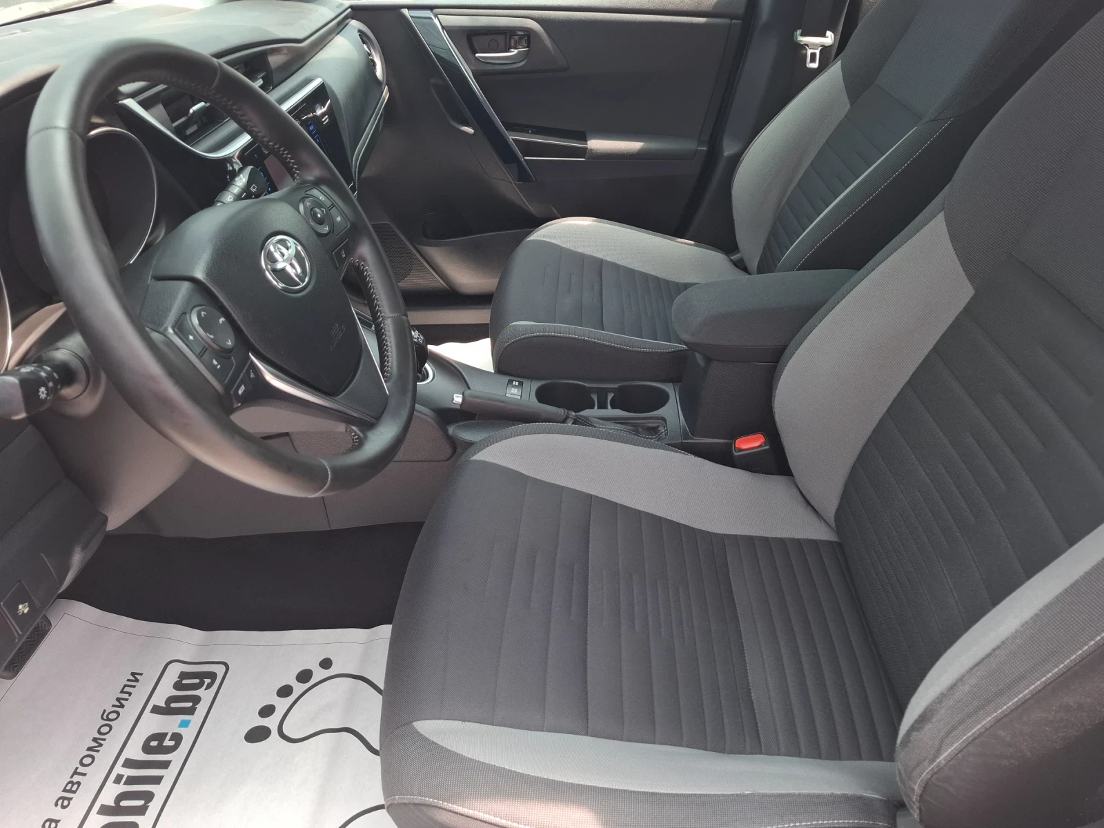 Toyota Auris 1, 8Hybrid-127000km!!!-Facelift!!!, снимка 7 - Автомобили и джипове - 55507378