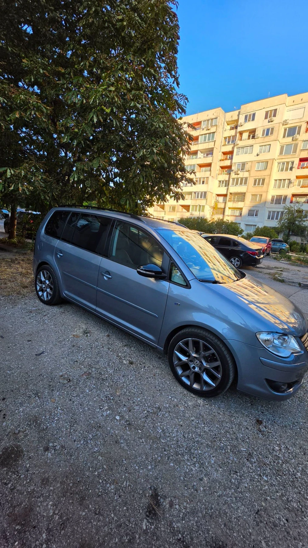 VW Touran 1.9 TDI 105 �.�. R-Line | 2009 �. | 5 �����  | Mobile.bg � ����������� 3