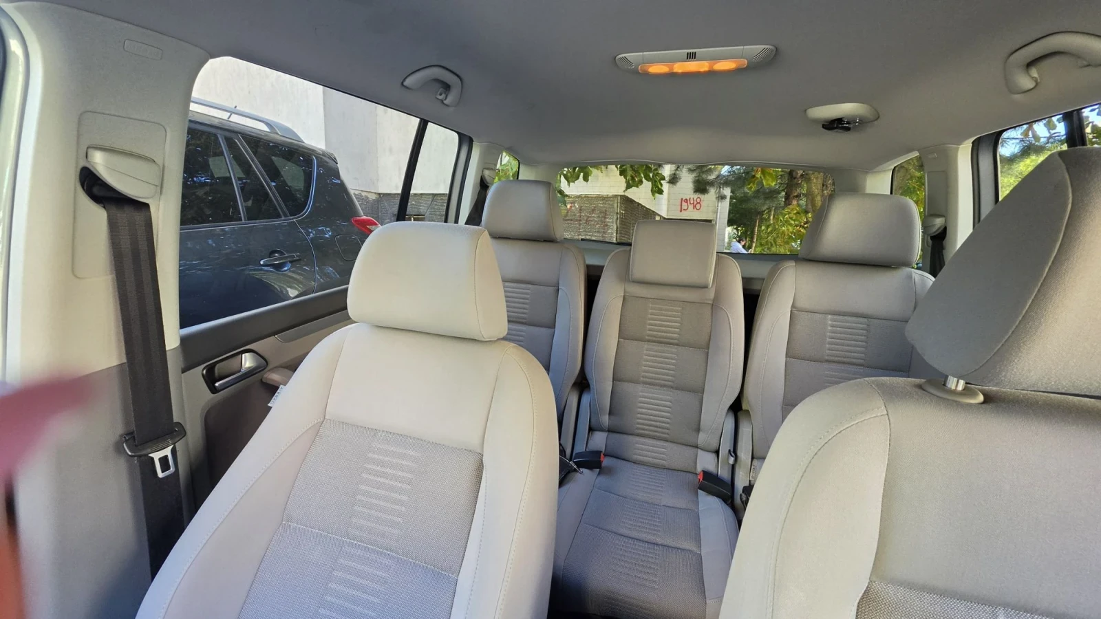 VW Touran 1.9 TDI 105 �.�. R-Line | 2009 �. | 5 �����  | Mobile.bg � ����������� 11