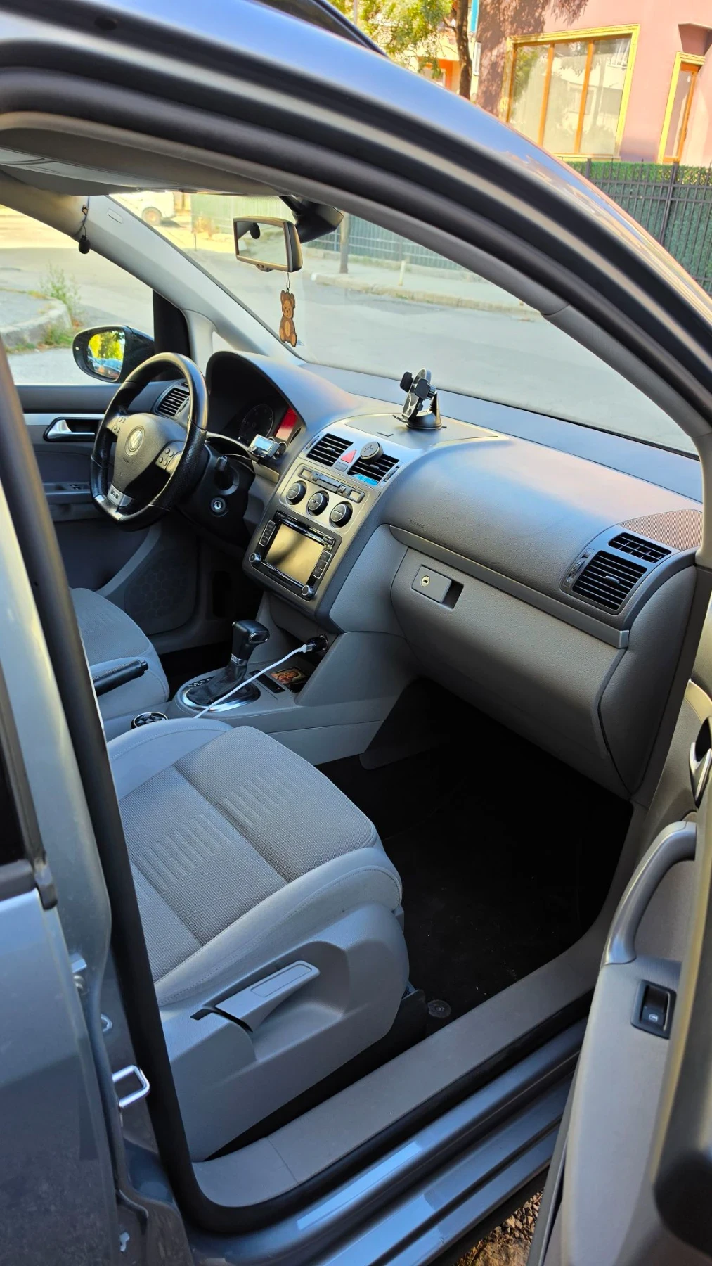 VW Touran 1.9 TDI 105 �.�. R-Line | 2009 �. | 5 �����  | Mobile.bg � ����������� 7