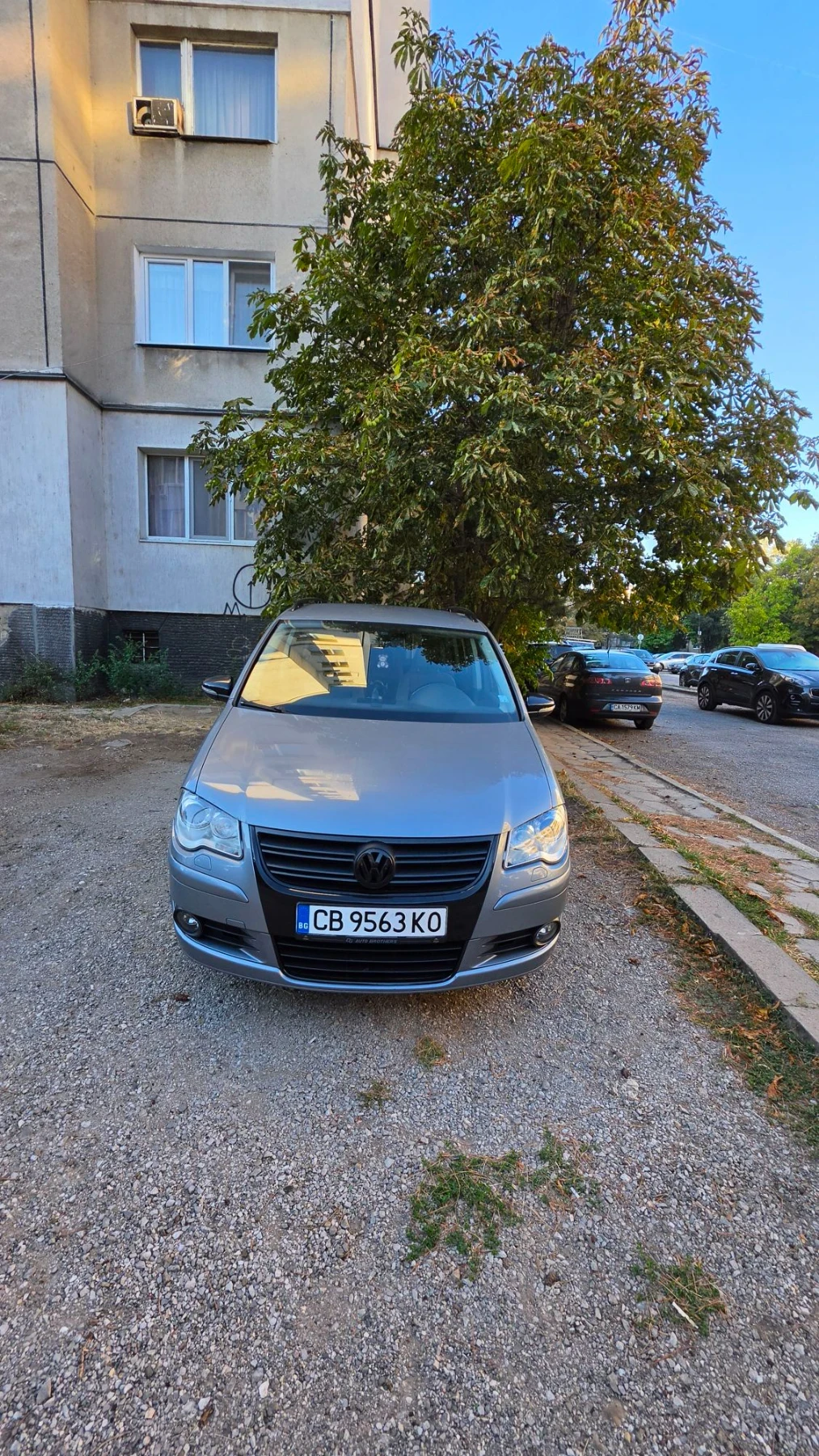 VW Touran 1.9 TDI 105 �.�. R-Line | 2009 �. | 5 �����  | Mobile.bg � ����������� 2