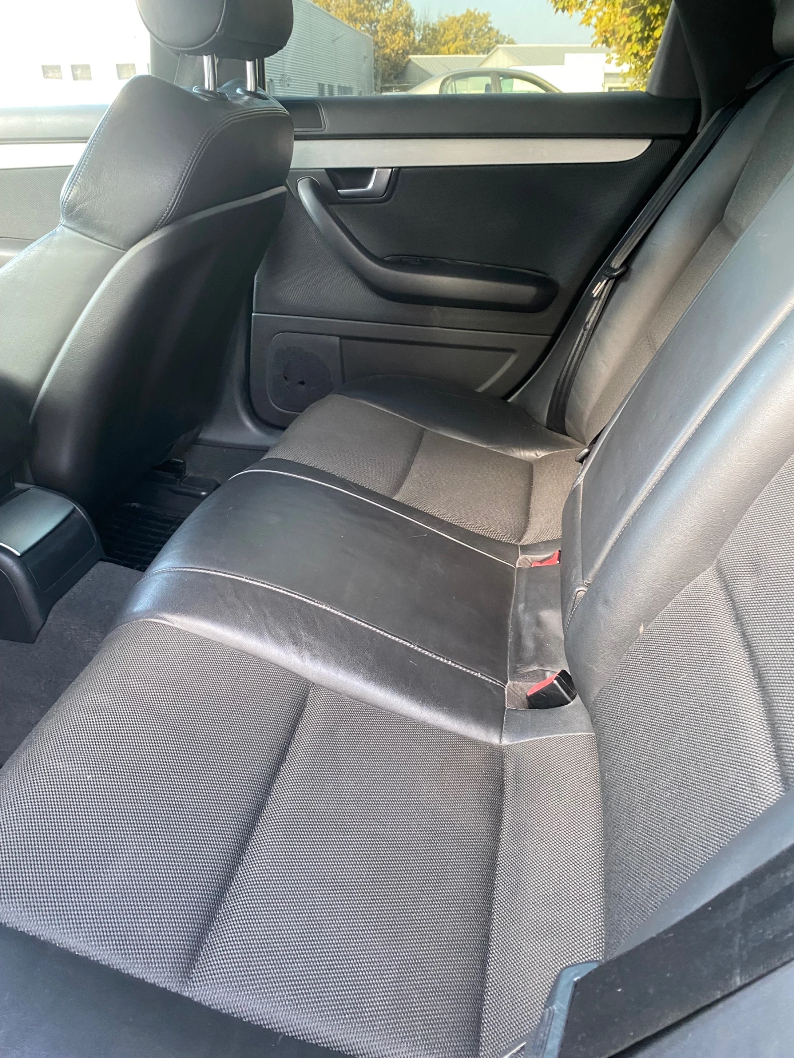 Audi A4 2.0 TDI, снимка 10 - Автомобили и джипове - 56592701