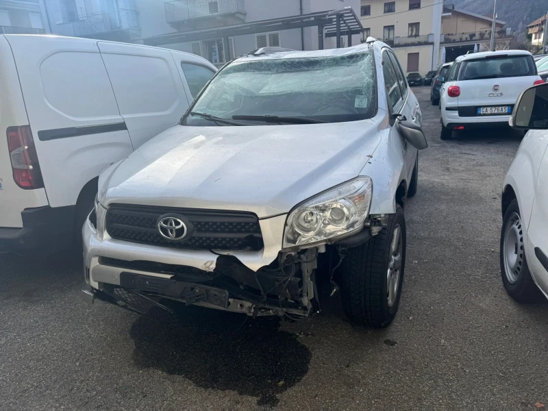 Toyota Rav4 2.0i, снимка 2 - Автомобили и джипове - 48461701