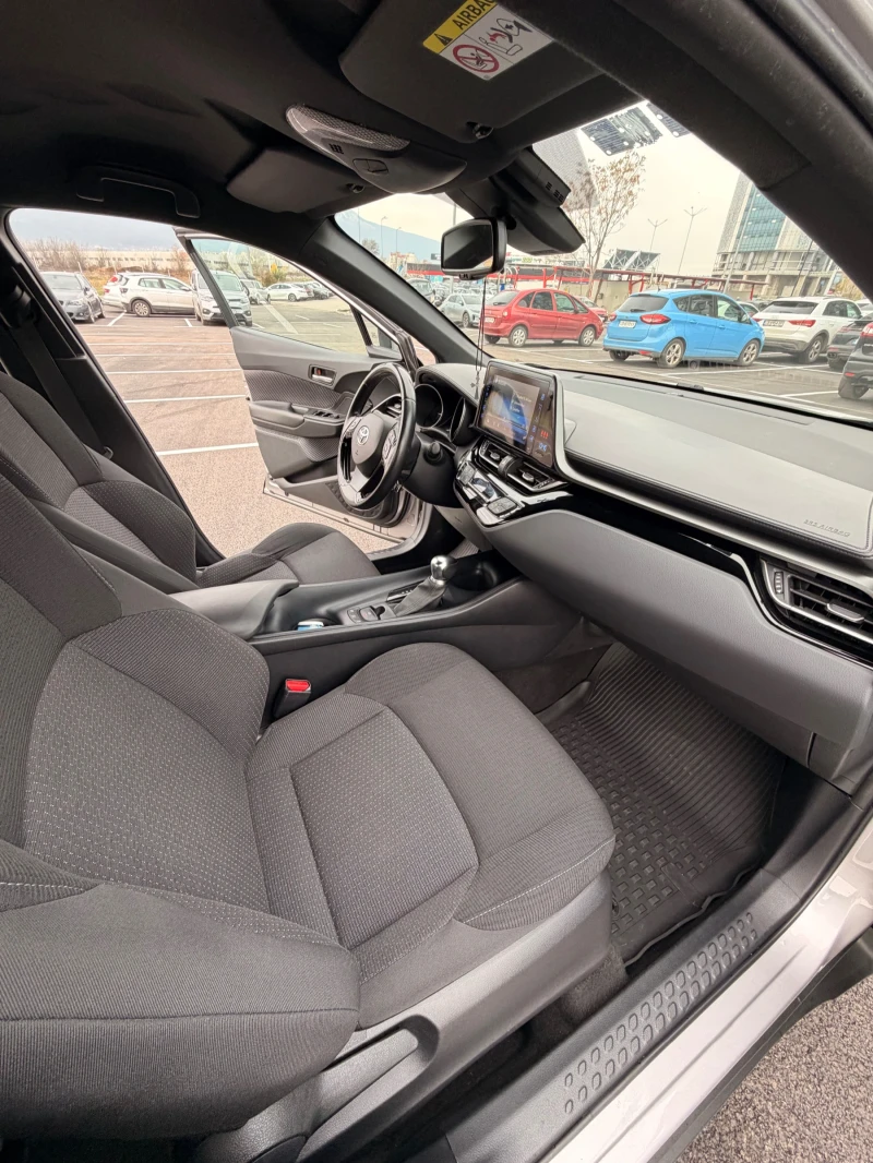 Toyota C-HR, снимка 8 - Автомобили и джипове - 52506444