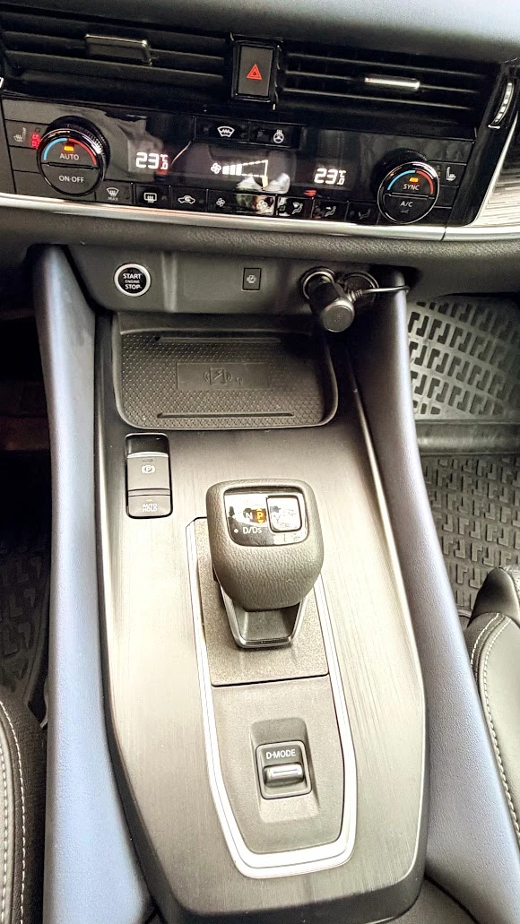 Nissan Qashqai - Tekna+ , Mild Hybrid | Масаж & Bose, снимка 7 - Автомобили и джипове - 54014685