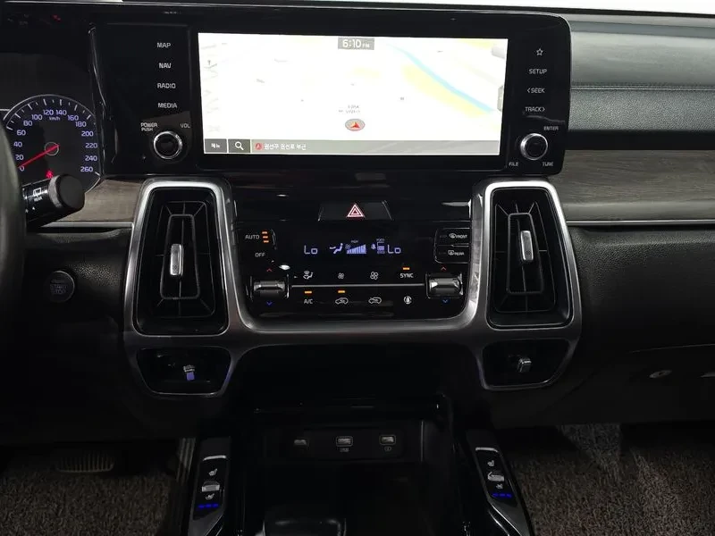 Kia Sorento 2.2 CRDI 4WD - САМО 30% АВАНС, снимка 13 - Автомобили и джипове - 56018247