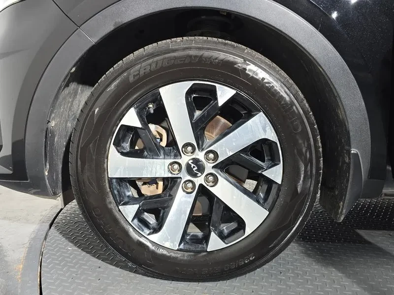 Kia Sorento 2.2 CRDI 4WD - САМО 30% АВАНС, снимка 5 - Автомобили и джипове - 56018247