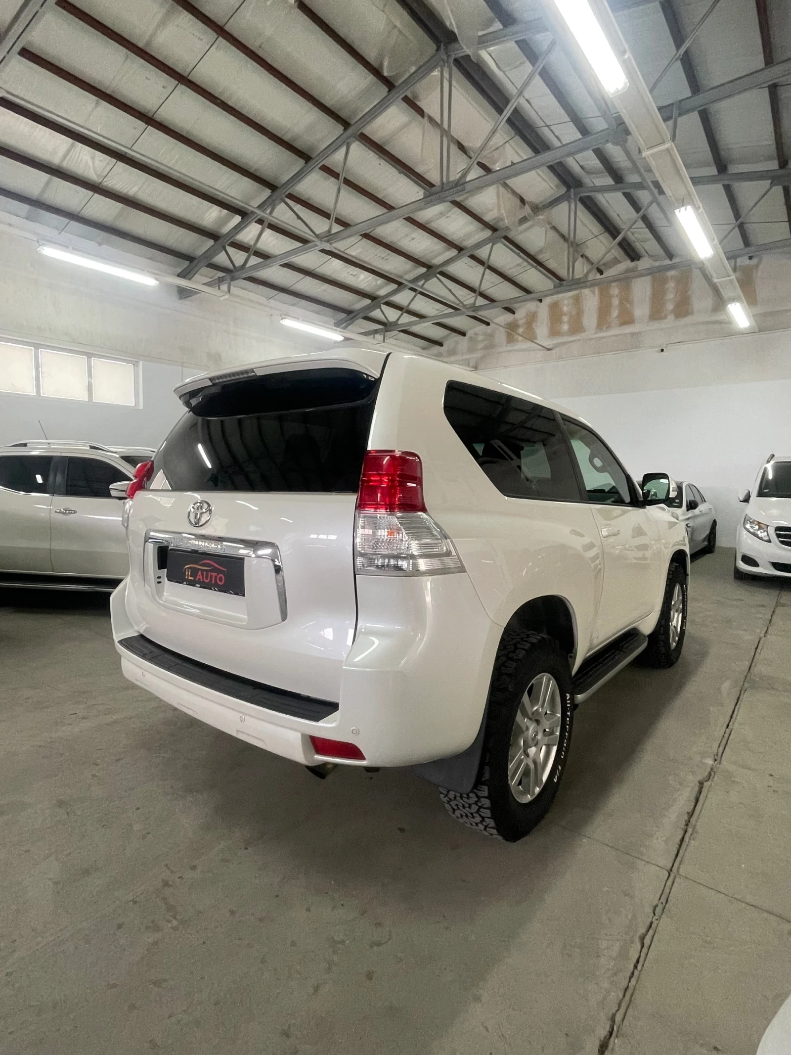 Toyota Land cruiser 3.0D/Автоматик/Камера/ОБСЛУЖЕНА/КАТО НОВА!!! - изображение 5