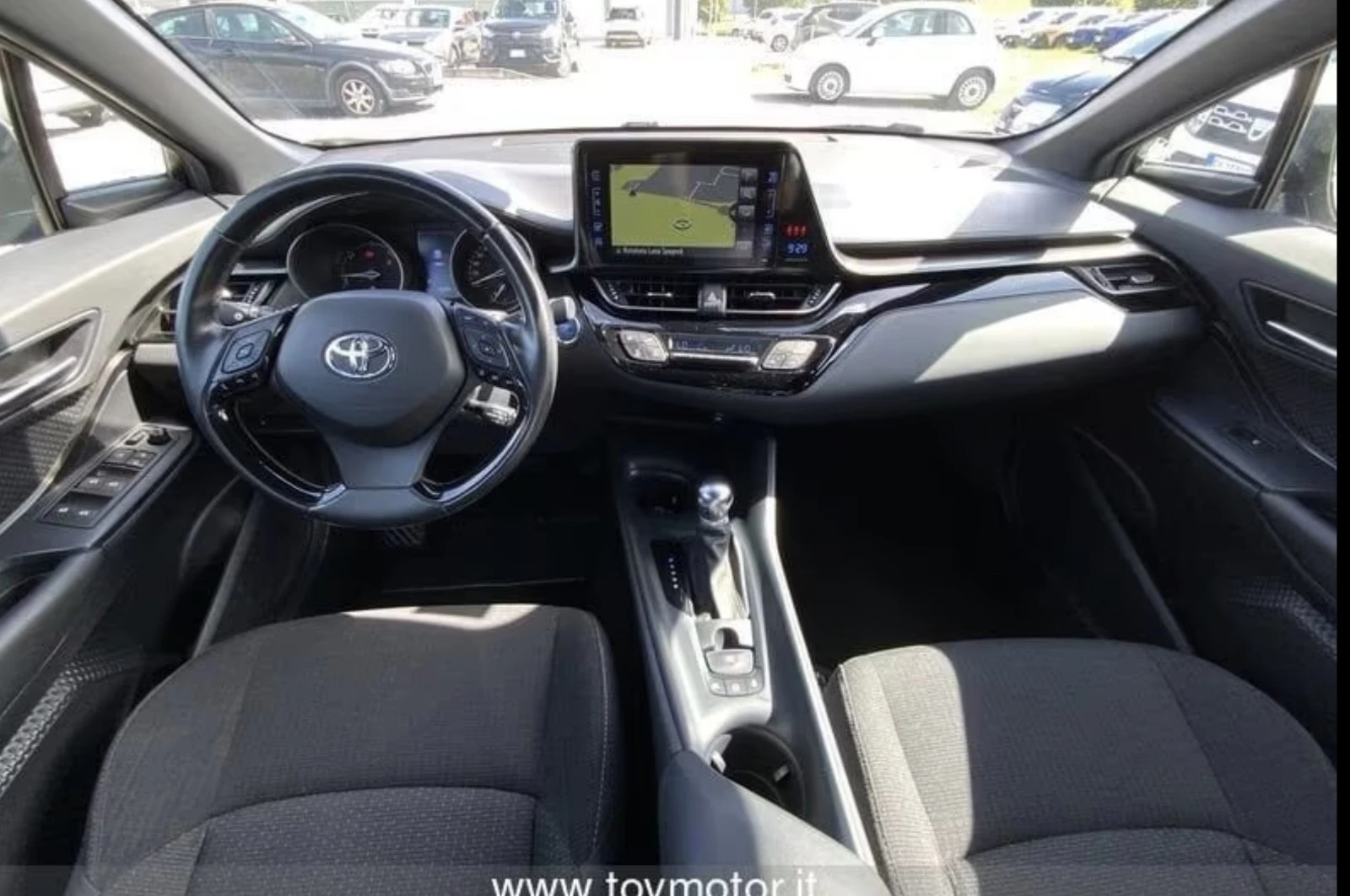 Toyota C-HR  - изображение 4