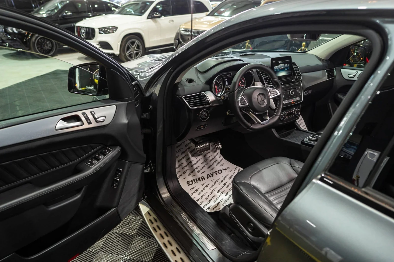 Mercedes-Benz GLE 350 D 4MATIC FULL AMG LINE ПАНО H&K ЛИЗИНГ 100%, снимка 11 - Автомобили и джипове - 53896888