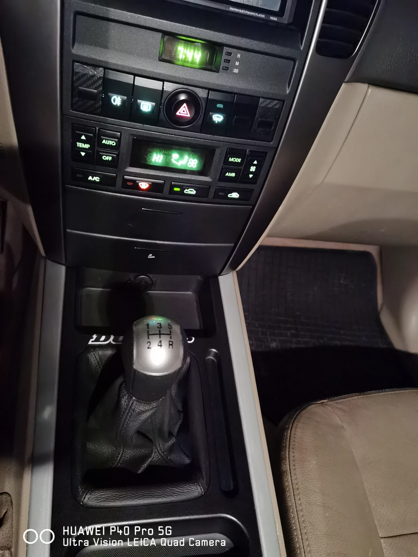 Kia Sorento, снимка 15 - Автомобили и джипове - 54093165