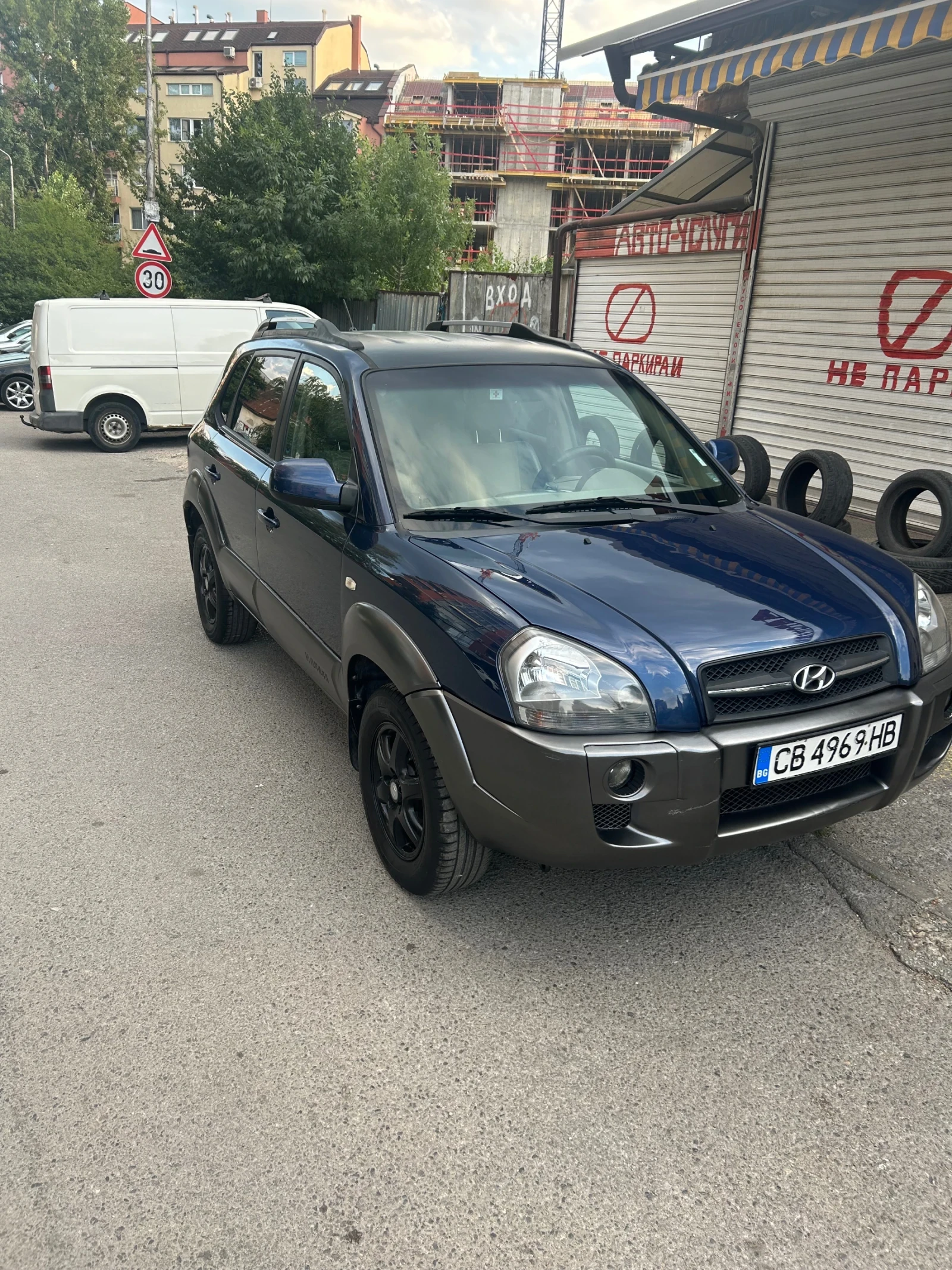 Hyundai Tucson 2.0 CRDI Avtomat 4x4, снимка 2 - Автомобили и джипове - 54272471