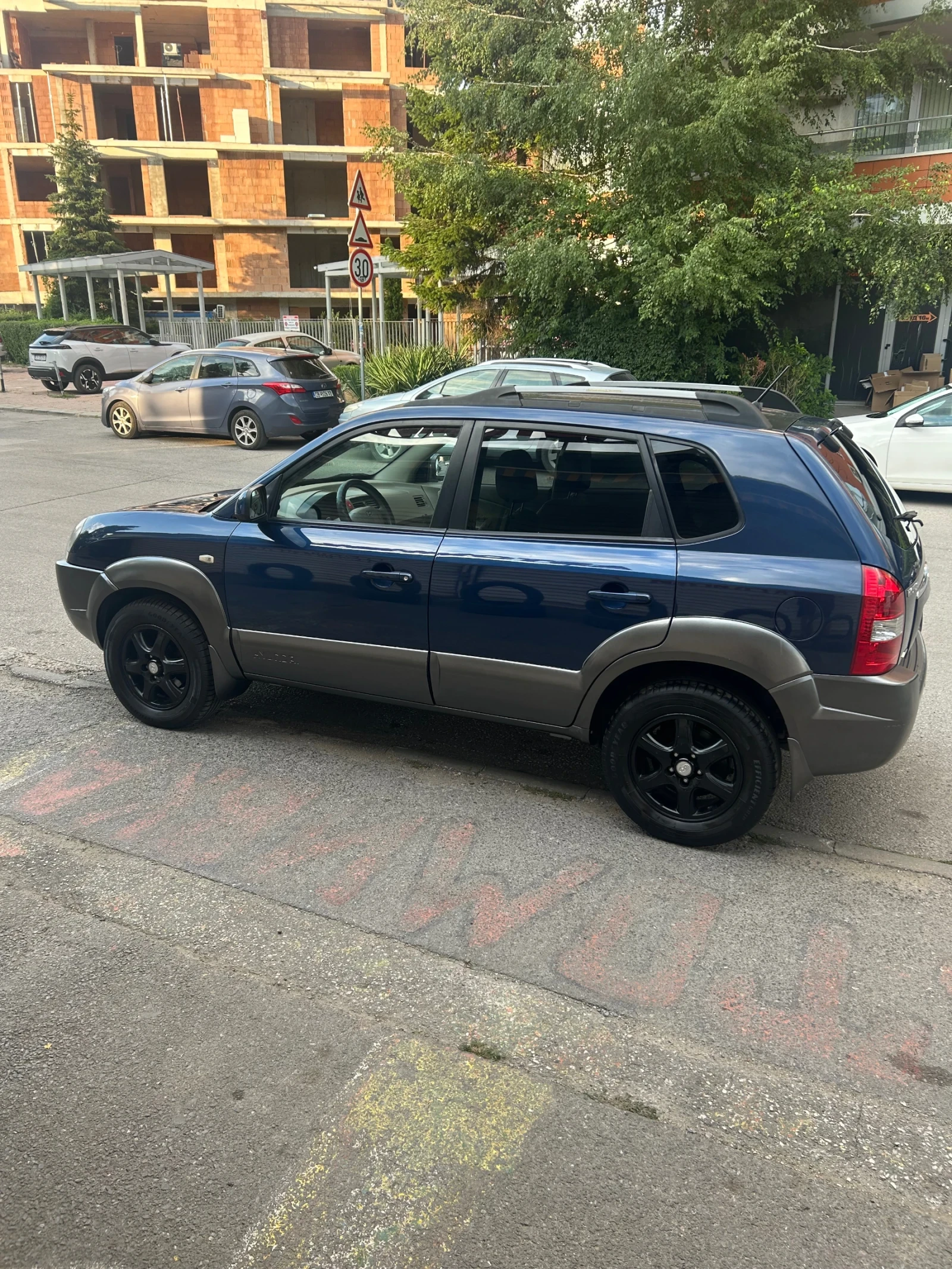 Hyundai Tucson 2.0 CRDI Avtomat 4x4, снимка 6 - Автомобили и джипове - 54272471