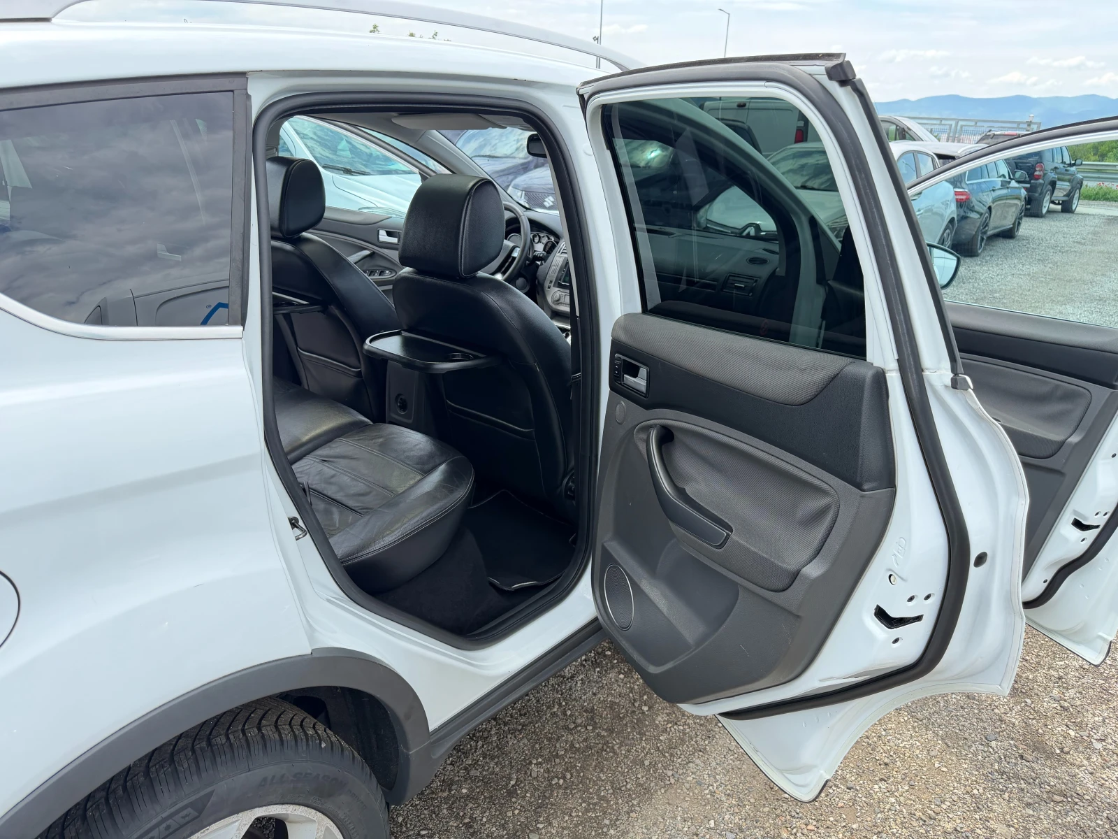 Ford Kuga 2.0, снимка 13 - Автомобили и джипове - 55003712