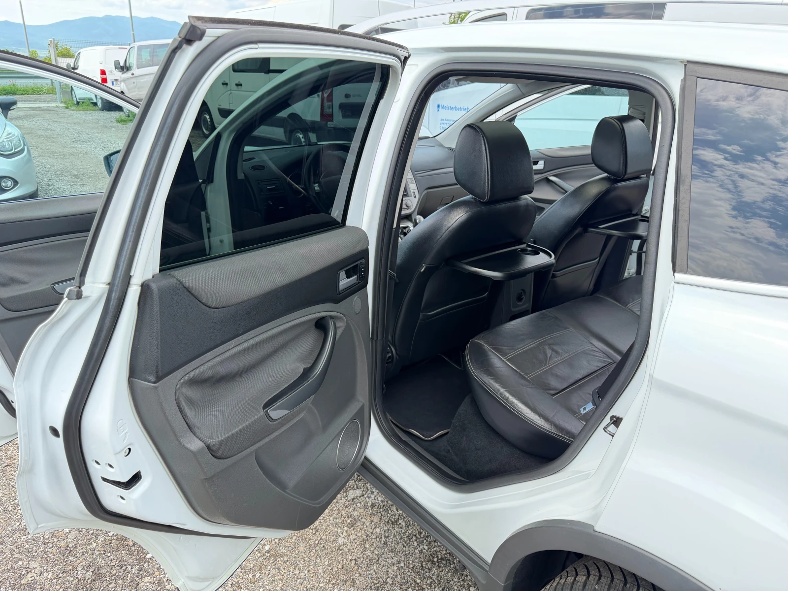 Ford Kuga 2.0, снимка 10 - Автомобили и джипове - 55003712