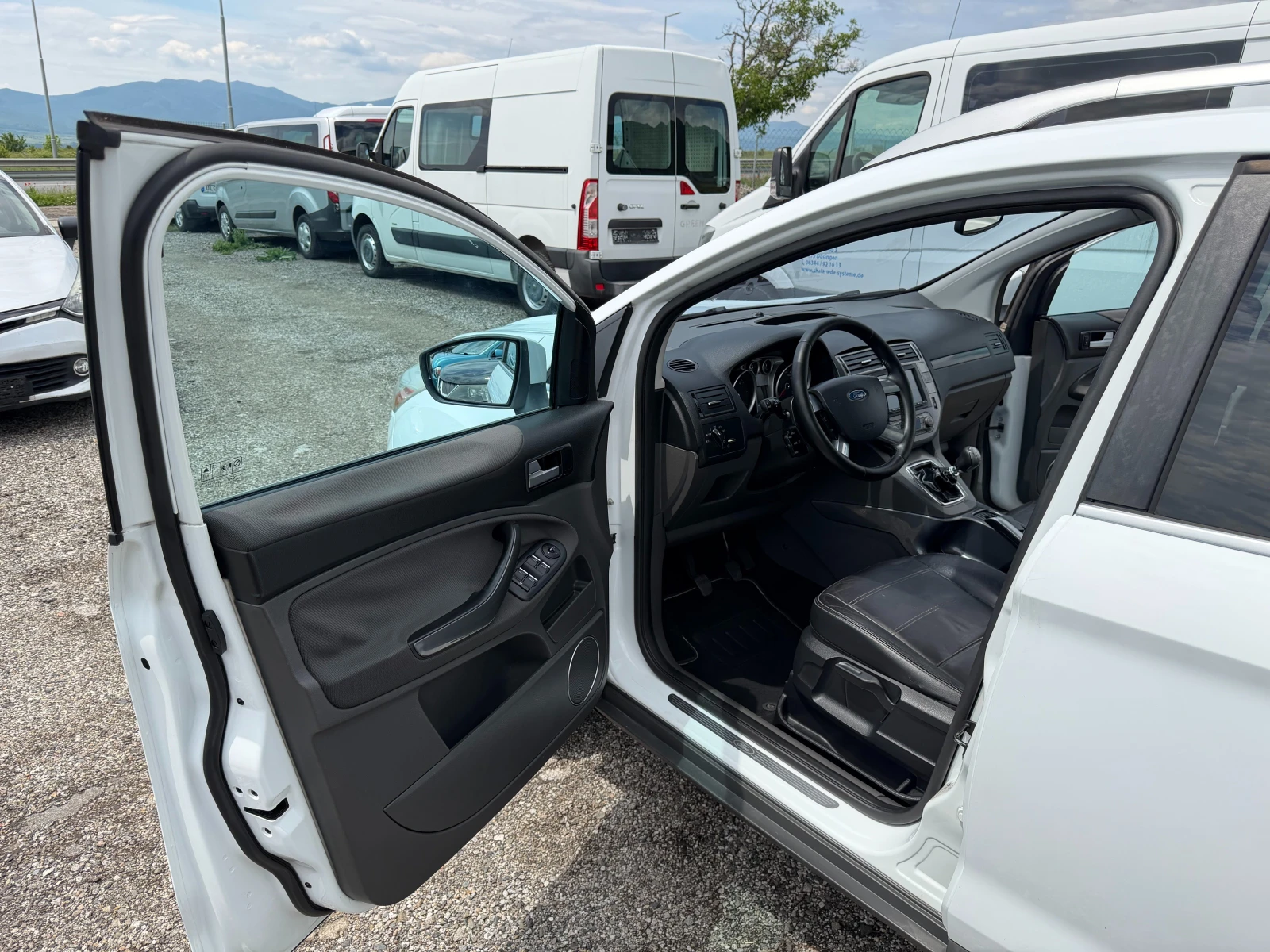 Ford Kuga 2.0, снимка 8 - Автомобили и джипове - 55003712