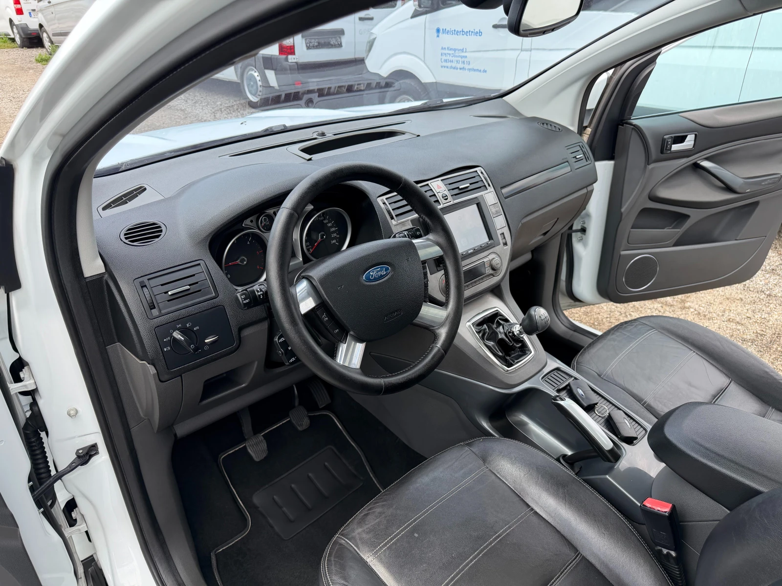 Ford Kuga 2.0, снимка 9 - Автомобили и джипове - 55003712