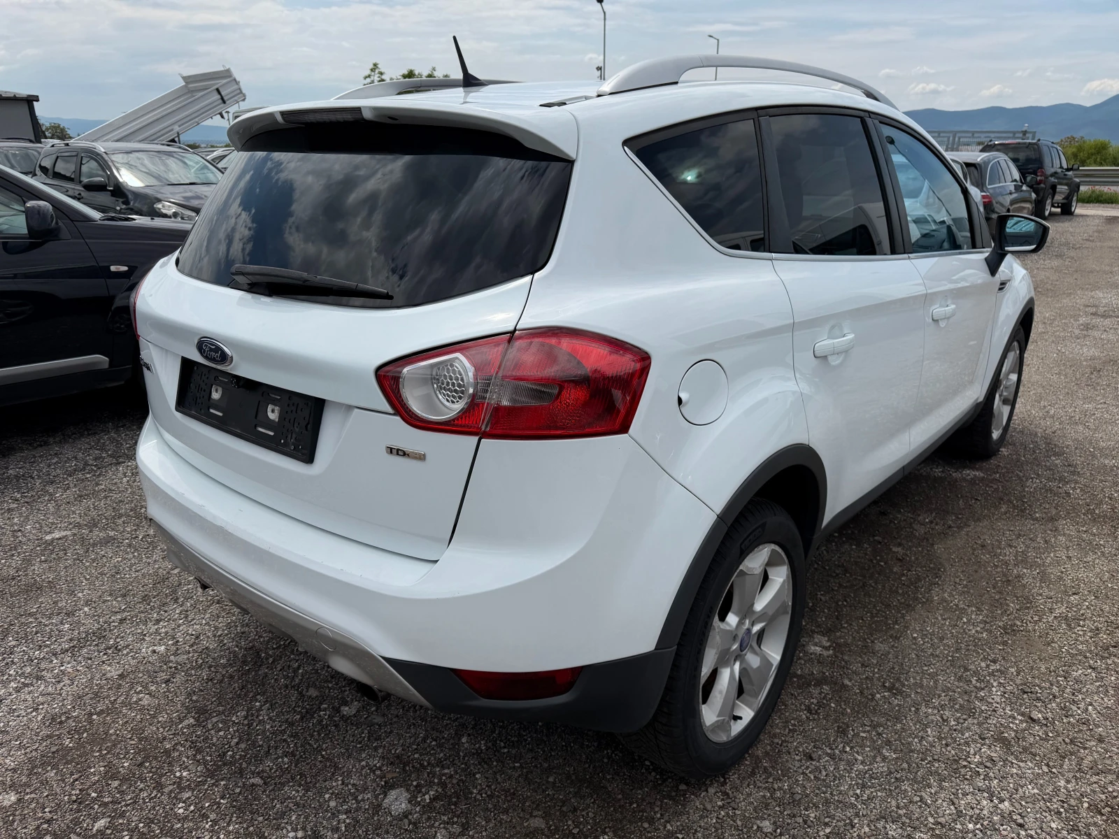 Ford Kuga 2.0, снимка 6 - Автомобили и джипове - 55003712