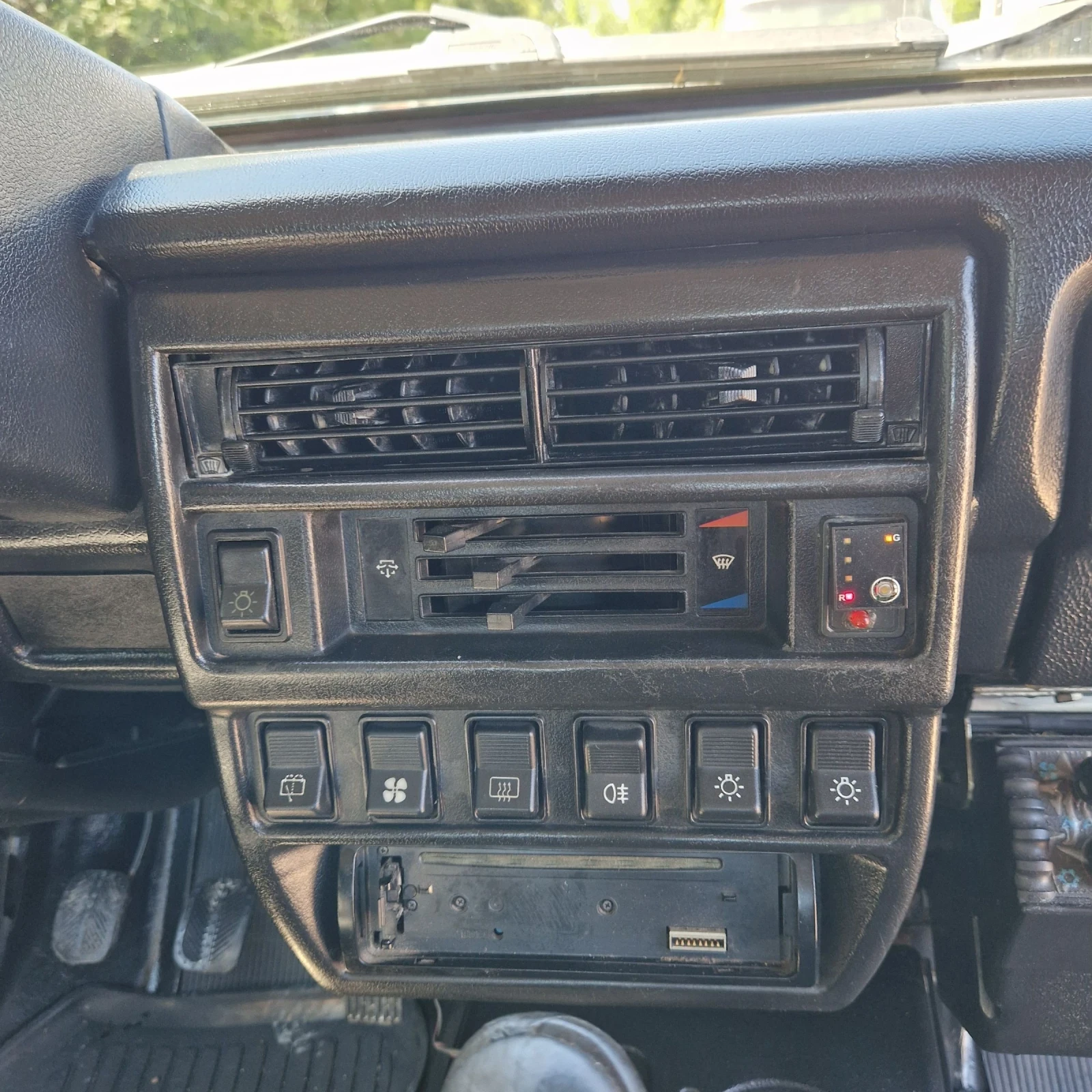 Lada Niva 1.7i КЛИМАТИК , снимка 15 - Автомобили и джипове - 55043534
