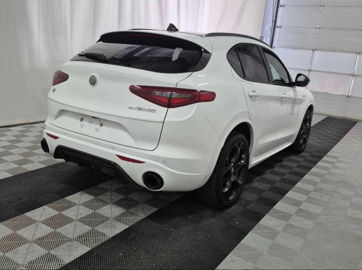 Alfa Romeo Stelvio * Veloce * АВТОКРЕДИТ БЕЗ ПЪРВОНАЧАЛНА ВНОСКА* , снимка 3 - Автомобили и джипове - 55587457