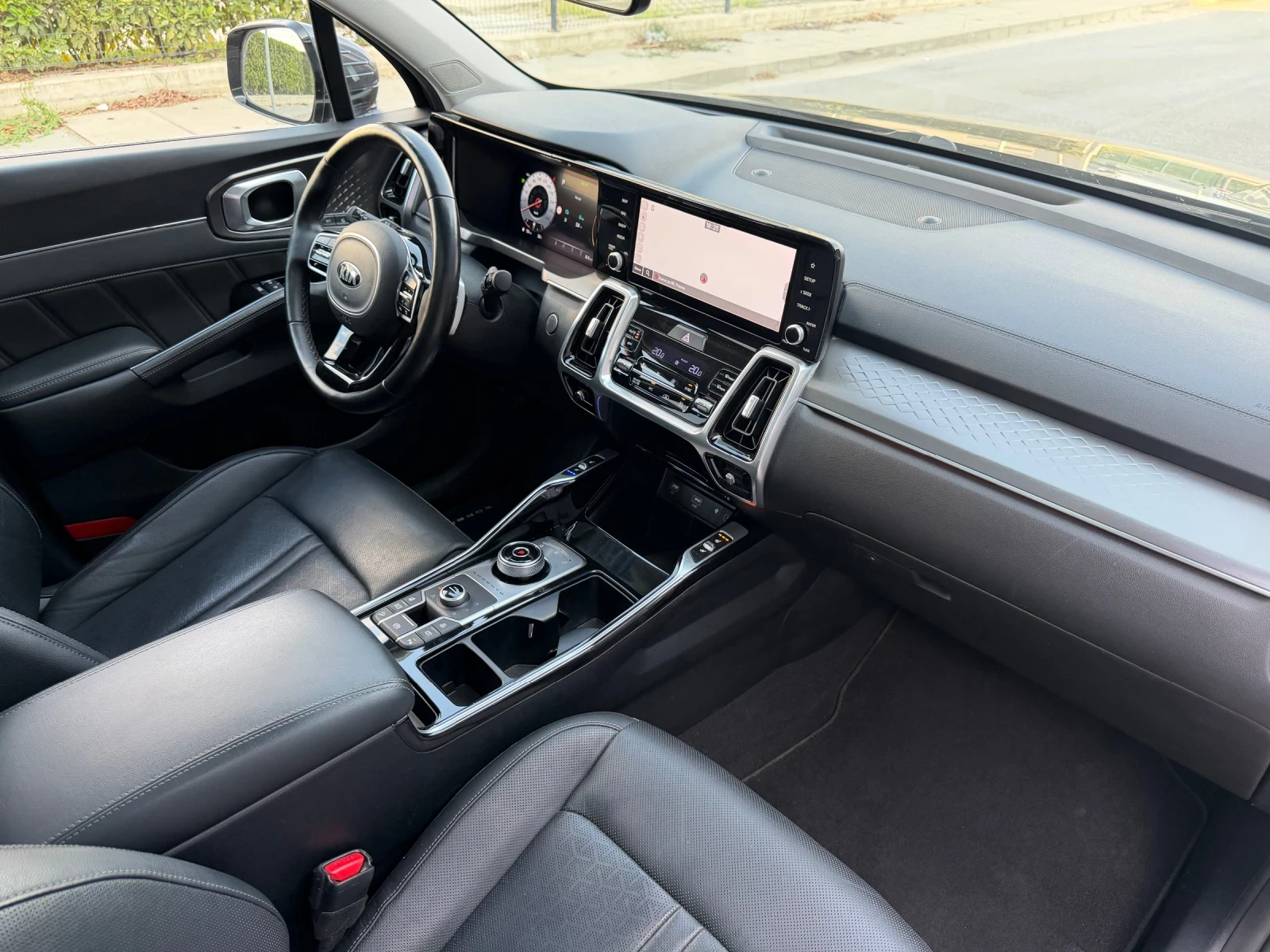 Kia Sorento 1.6 T-GDI PLUG-IN 265кс 4x4 /PLATINUM/ПАНО/360/6+ , снимка 9 - Автомобили и джипове - 55846162