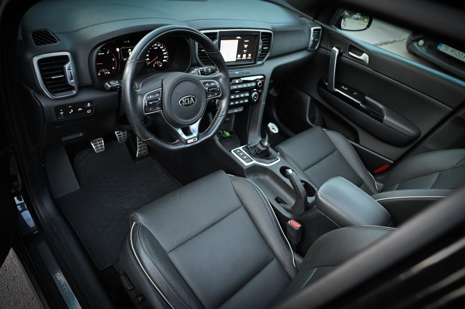 Kia Sportage 2.0CRDI/4x4/ GT-line, снимка 9 - Автомобили и джипове - 56001725