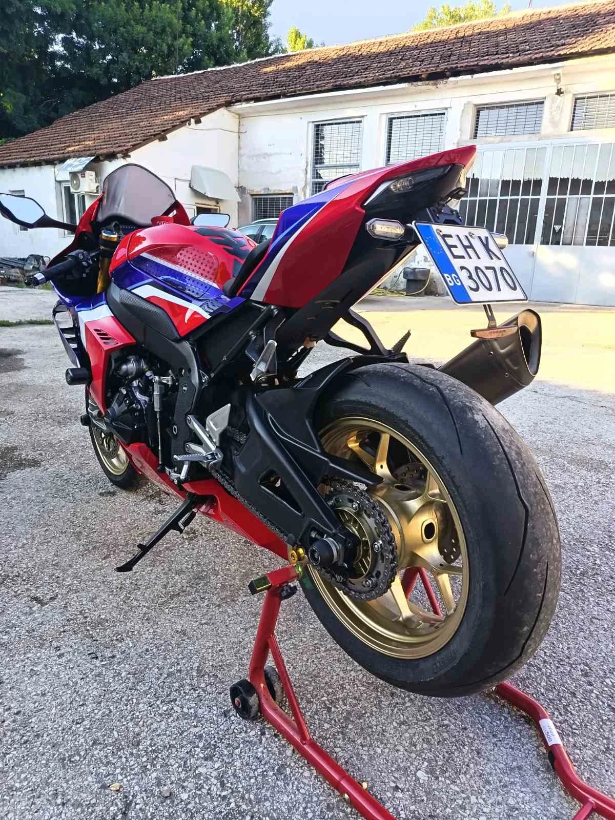 Honda Cbr Honda CBR 1000RR-R SP - изображение 3