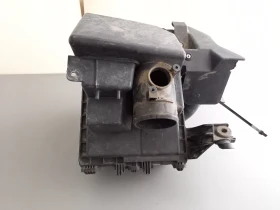 Кутия въздушен филтър Мазда 5 2.0д 