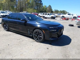 ������ BMW i7