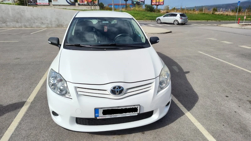 Toyota Auris, снимка 6 - Автомобили и джипове - 47239329