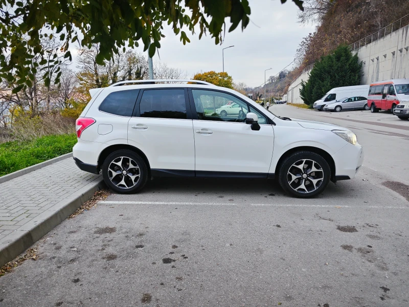 Subaru Forester 2.0 ХТ , снимка 2 - Автомобили и джипове - 48581793