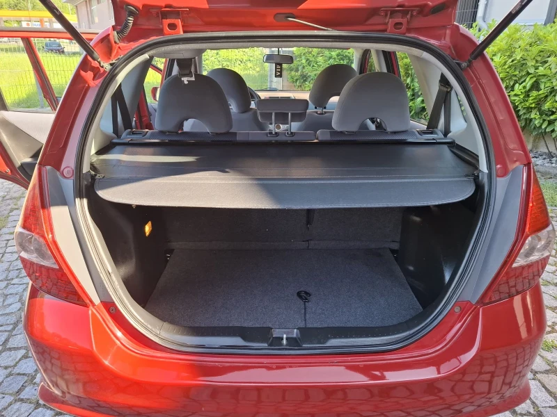 Honda Jazz 1.4i ПЕРФЕКТНА! КАТО НОВА! КЛИМАТРОНИК!, снимка 16 - Автомобили и джипове - 50568056