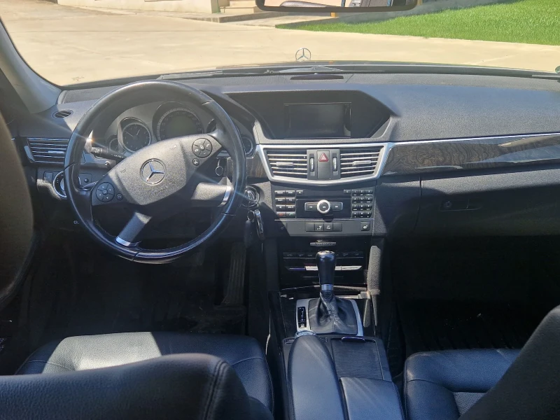 Mercedes-Benz E 220 BlueEfficiency, снимка 6 - Автомобили и джипове - 52202550