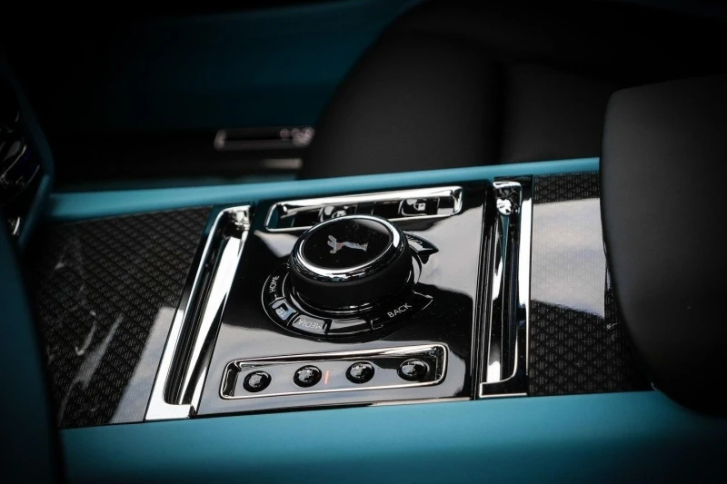 Rolls-Royce Ghost BLACK BADGE/FACELIFT/BESPOKE/SHOOTING STAR/TV/, снимка 12 - Автомобили и джипове - 52804544