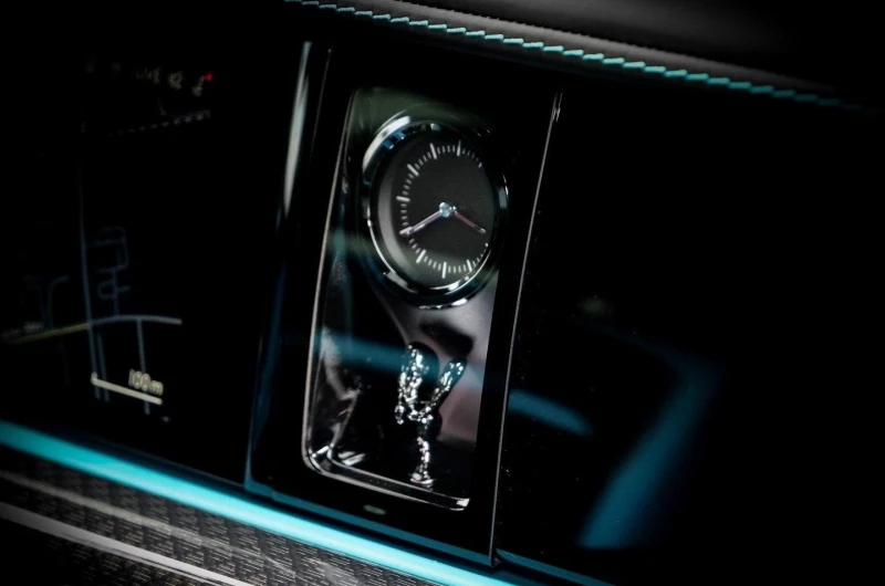 Rolls-Royce Ghost BLACK BADGE/FACELIFT/BESPOKE/SHOOTING STAR/TV/, снимка 13 - Автомобили и джипове - 52804544