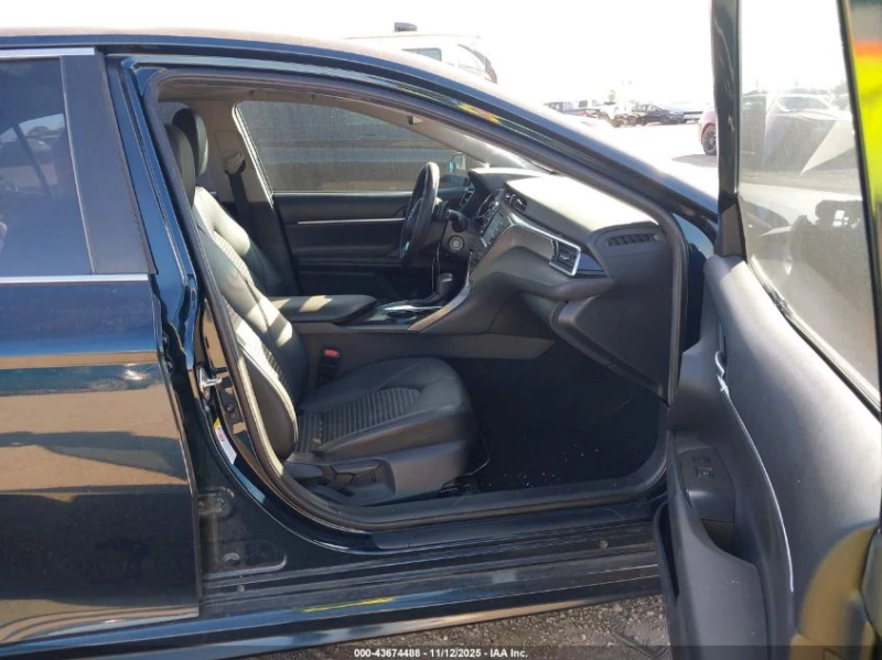 Toyota Camry 2.5l Se, снимка 5 - Автомобили и джипове - 53335780