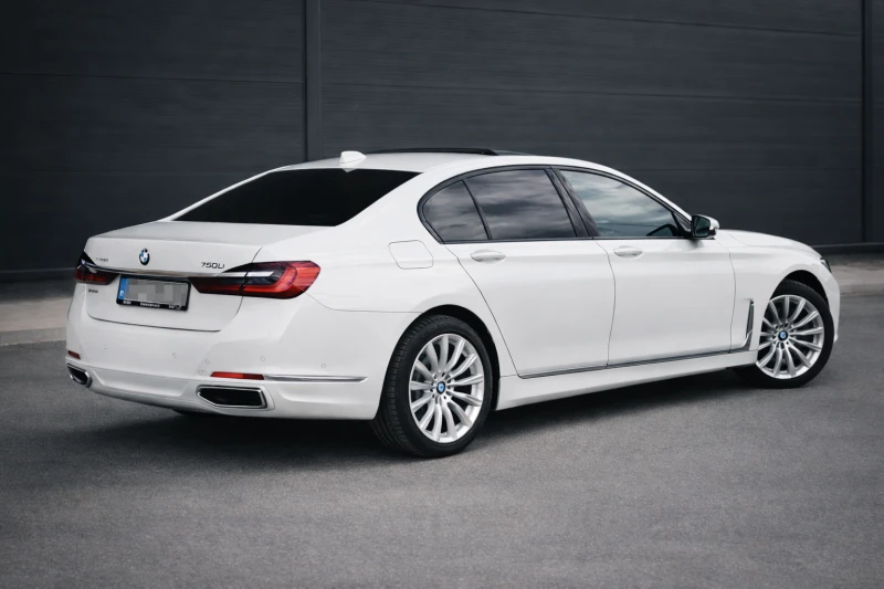 BMW 750 xDrive | В Гаранция | Full Екстри, снимка 5 - Автомобили и джипове - 53404063