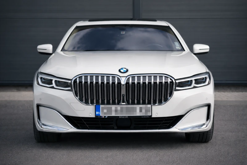 BMW 750 xDrive | В Гаранция | Full Екстри