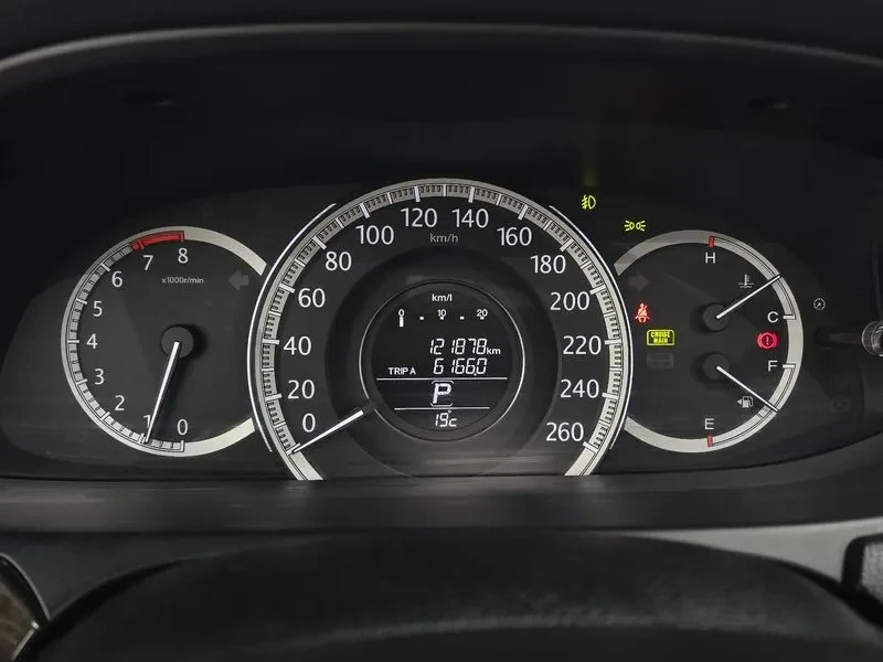 Honda Accord 2.4 Бензин, снимка 5 - Автомобили и джипове - 55568751