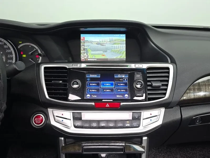 Honda Accord 2.4 Бензин, снимка 6 - Автомобили и джипове - 55568751