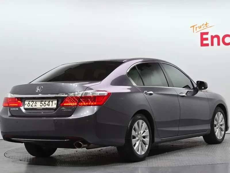 Honda Accord 2.4 Бензин, снимка 2 - Автомобили и джипове - 55568751